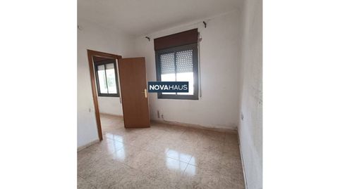 Photo 3 of Flat for sale in Calle Ausiàs March, Progrés - Pep Ventura, Badalona