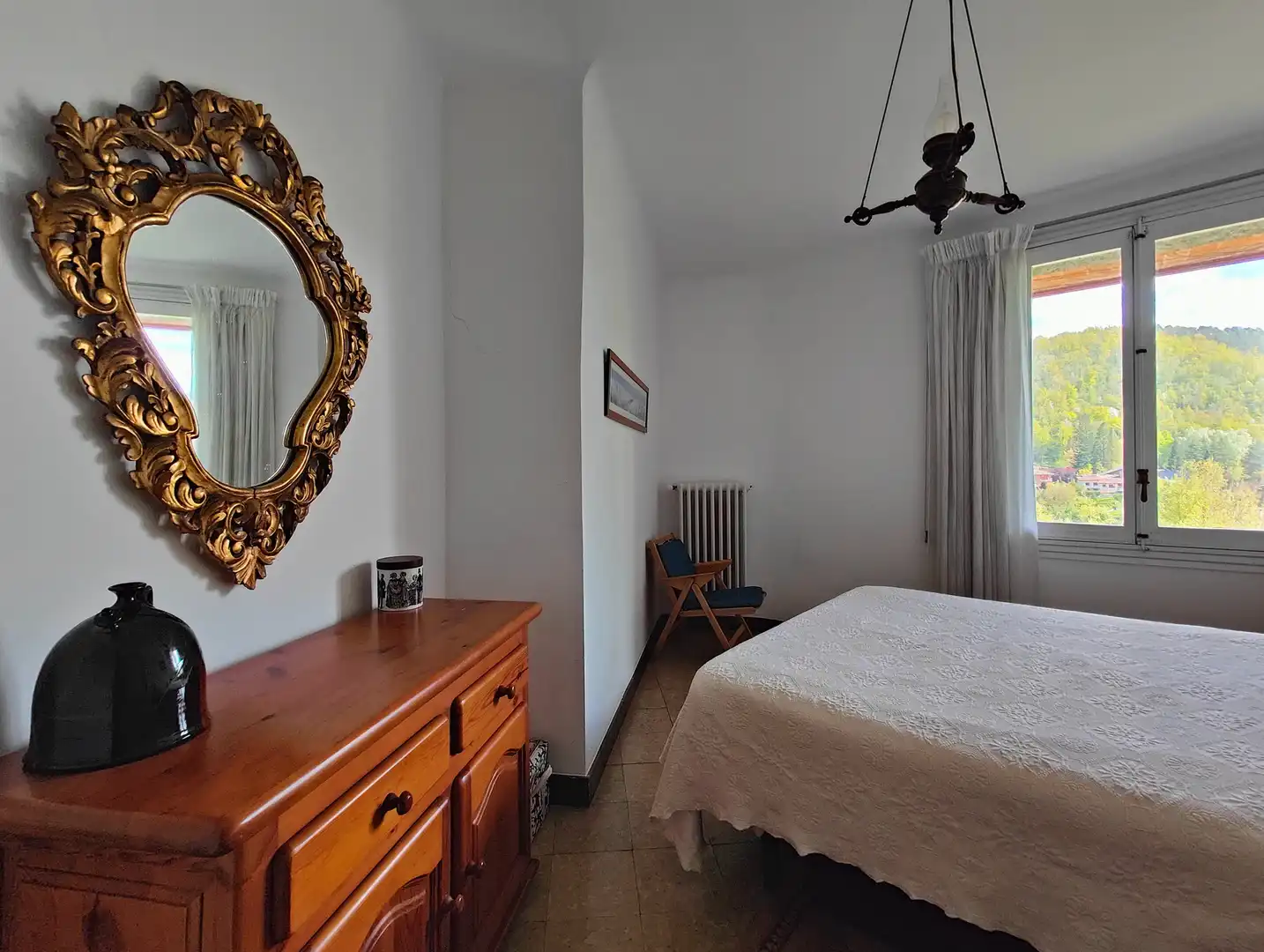 Dormitori de Casa o xalet en venda en Sant Joan de les Abadesses amb Calefacció, Jardí privat i Terrassa