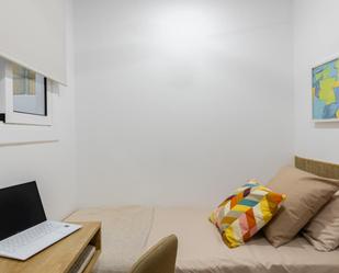 Bedroom of Apartment to share in  Barcelona Capital  with Air Conditioner