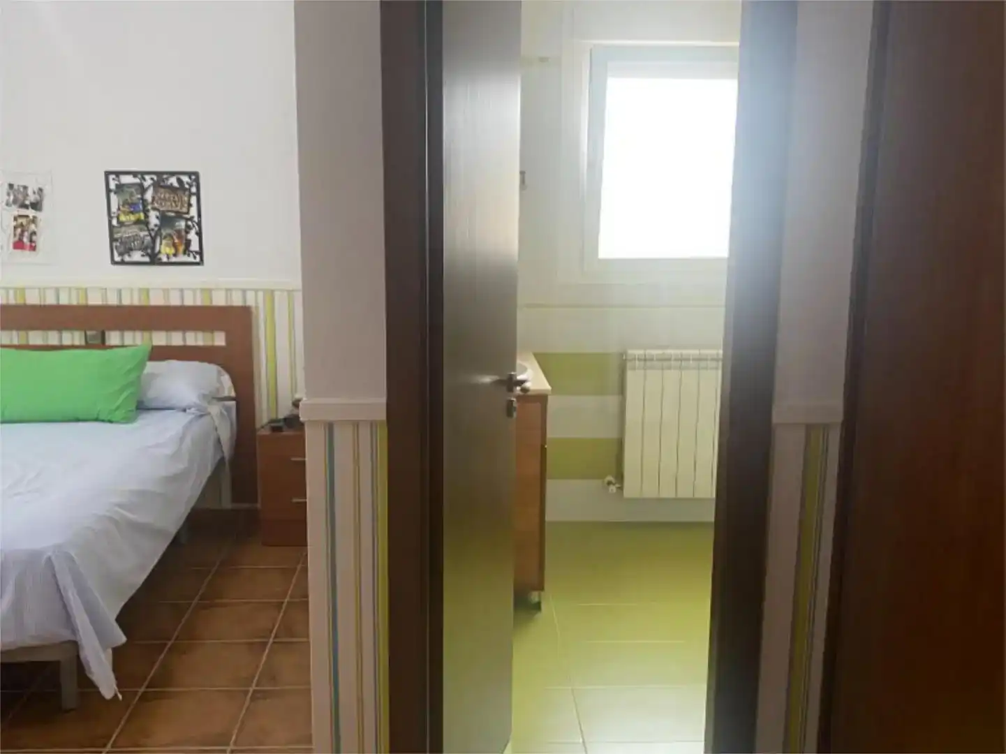 Dormitori de Casa o xalet en venda en Fernán Caballero amb Aire condicionat, Piscina i Balcó