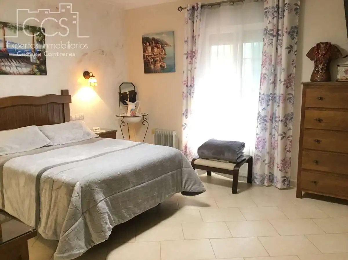 Dormitori de Casa o xalet en venda en Sevilla amb Aire condicionat, Traster i Piscina