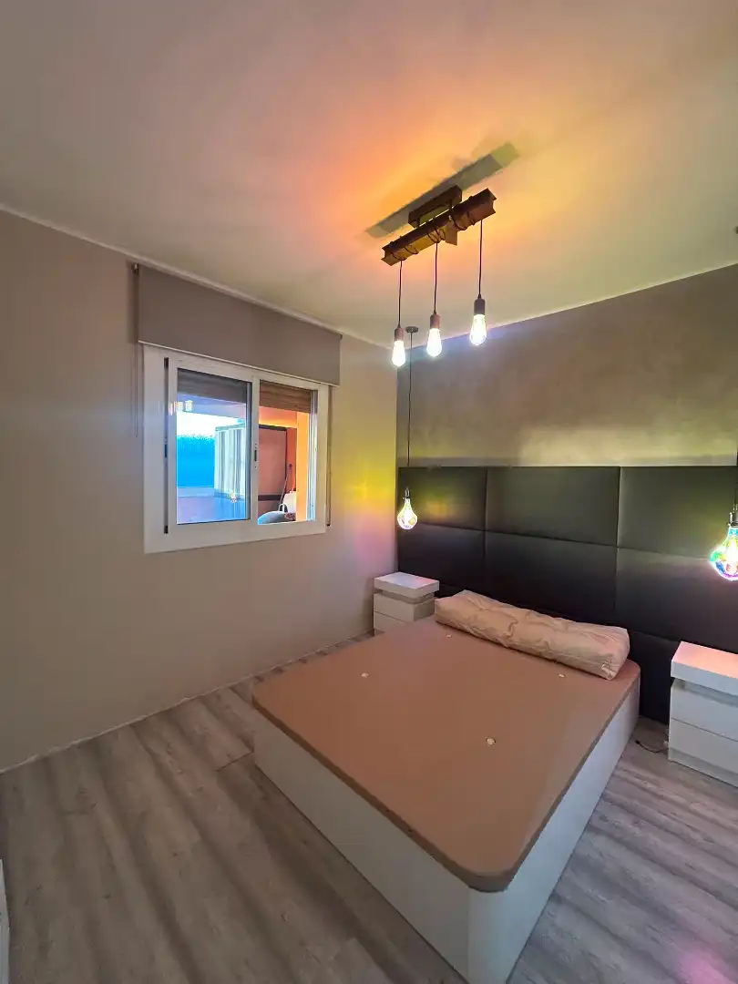 Habitación de Ático en venta en Santa Coloma de Gramenet con Aire acondicionado, Parquet y Terraza