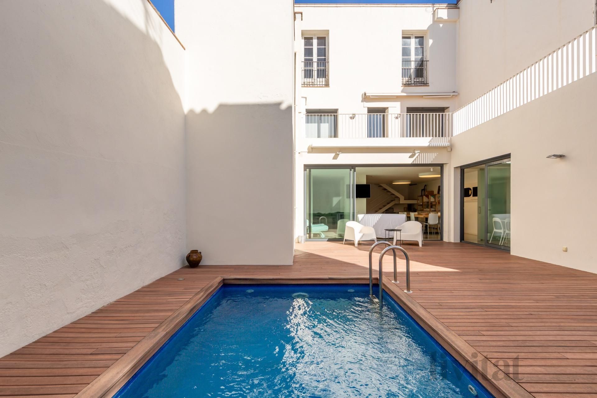 Swimming pool of Single-family semi-detached for sale in Terrassa  with Air Conditioner, Heating and Terrace