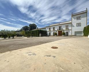 Vista exterior de Casa o xalet en venda en Chiva amb Aire condicionat i Piscina