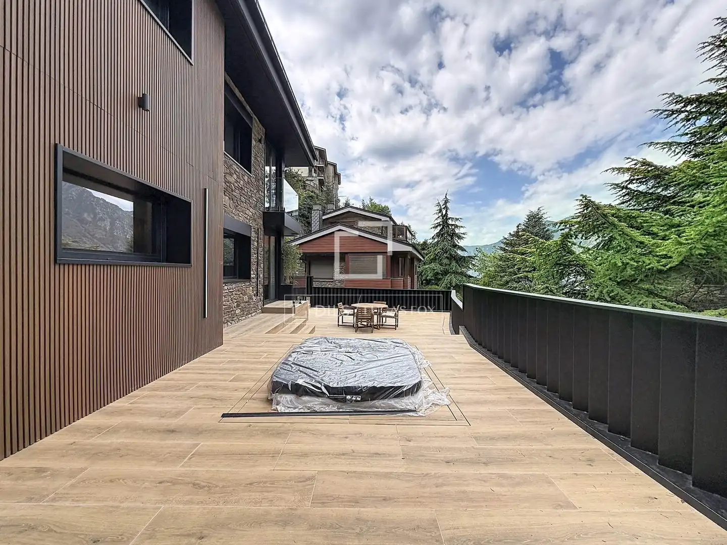 Terrassa de Casa o xalet en venda en Madrid amb Calefacció, Jardí privat i Parquet