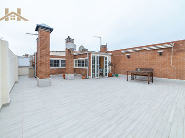 Dúplex con piscina en venta en Avenida de Europa