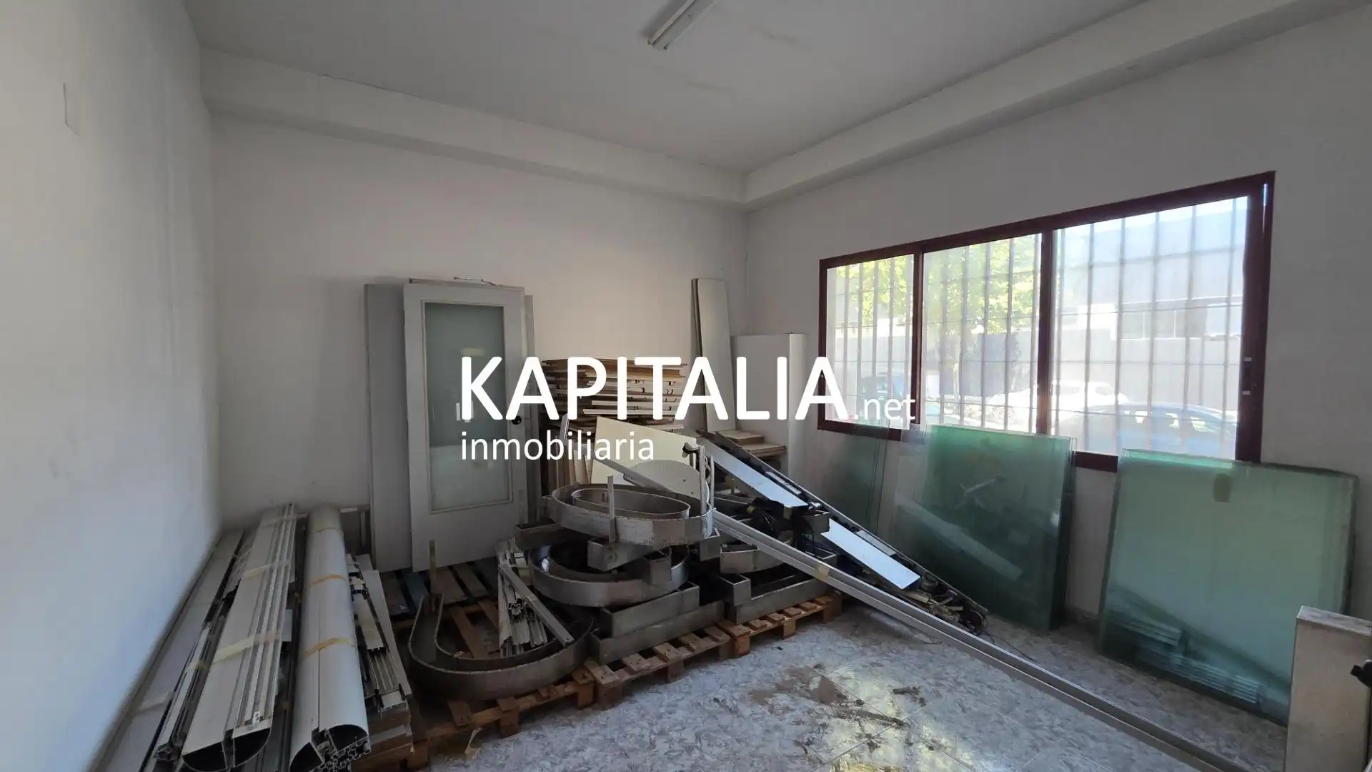 Nave industrial in vendita a Sant Josep - Zona Hospital, imagen 6