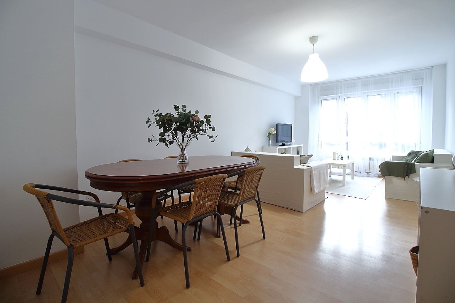 Menjador de Pis en venda en Gijón  amb Calefacció, Jardí privat i Terrassa