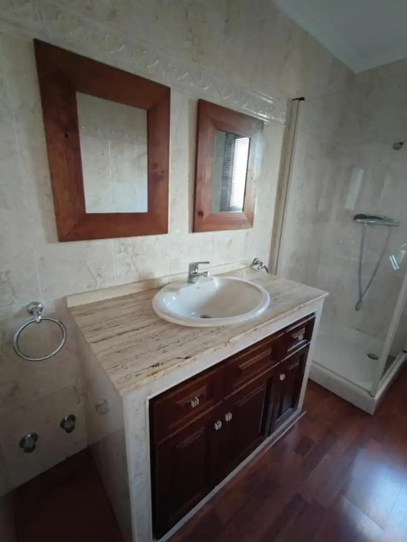 Badezimmer von Wohnung zur untervermieten in Mataró mit Klimaanlage, Parkett und Möbliert