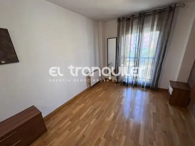 Bedroom of Flat for rent in Madrid  with Storage room, Furnished and Washing machine