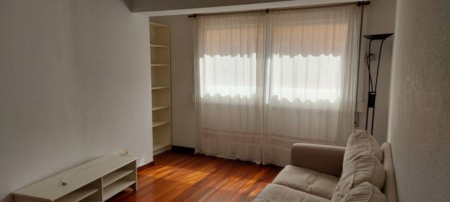 Piso en Alquiler en Rúa Médico Durán en Falperra - Santa Lucía