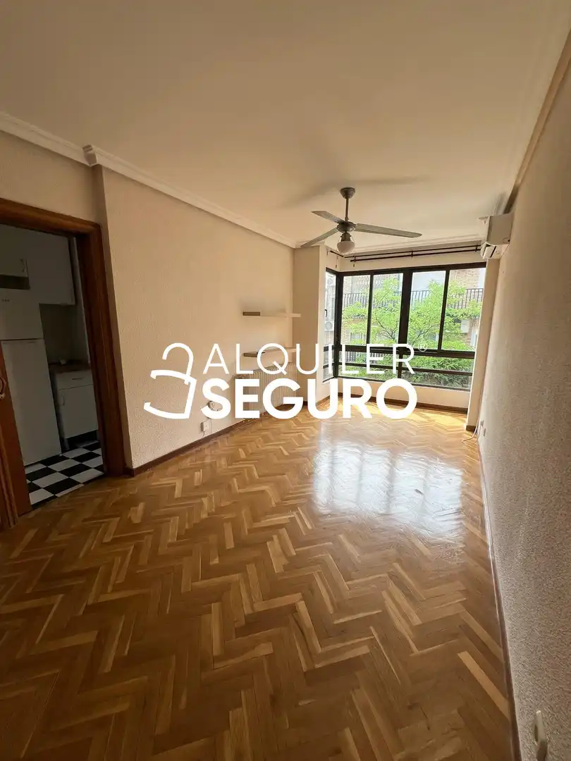 Bedroom of Flat for rent in Madrid  with Air Conditioner and Heating