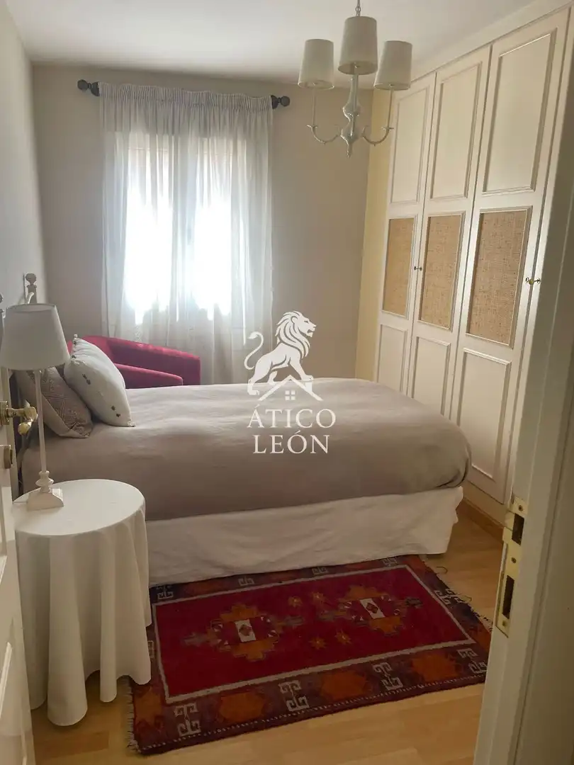 Habitación de Piso en venta en León Capital  con Calefacción y Trastero