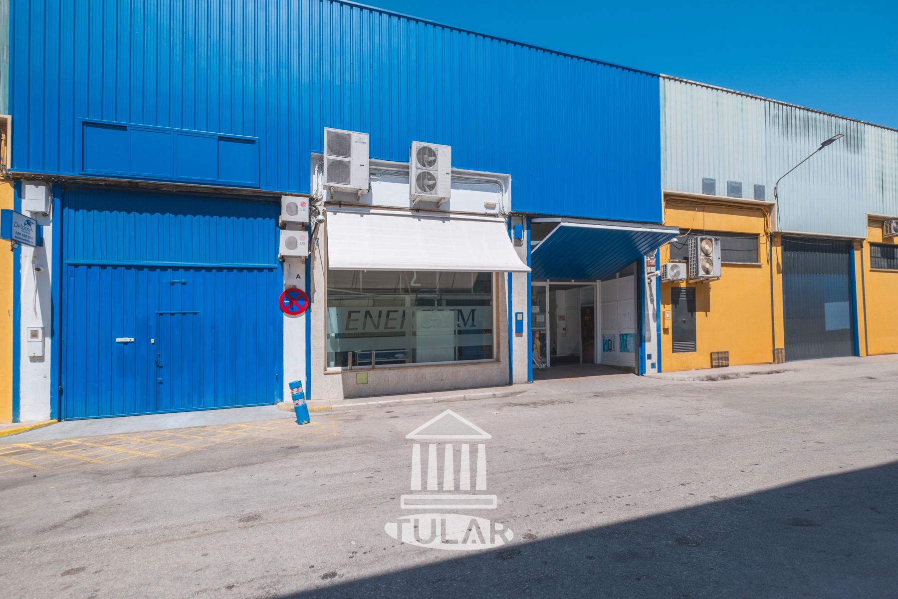 Vista exterior de Nau industrial en venda en El Puerto de Santa María