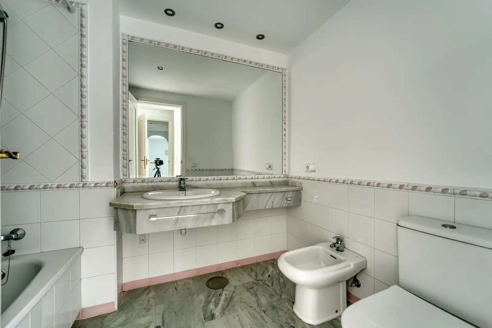 Baño de Ático en venta en Marbella con Aire acondicionado, Calefacción y Terraza