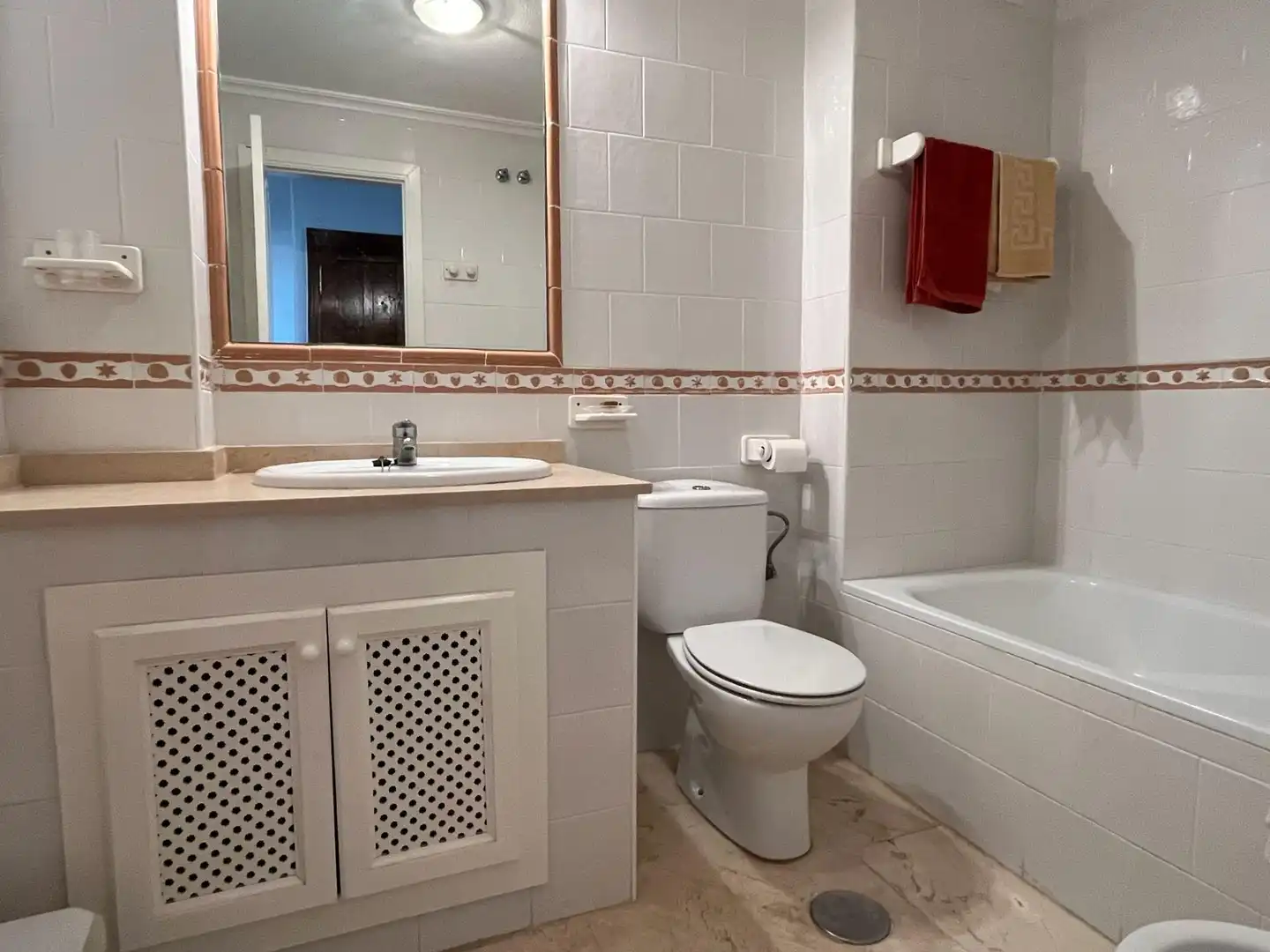Bathroom of Apartments for sale in Orihuela Costa