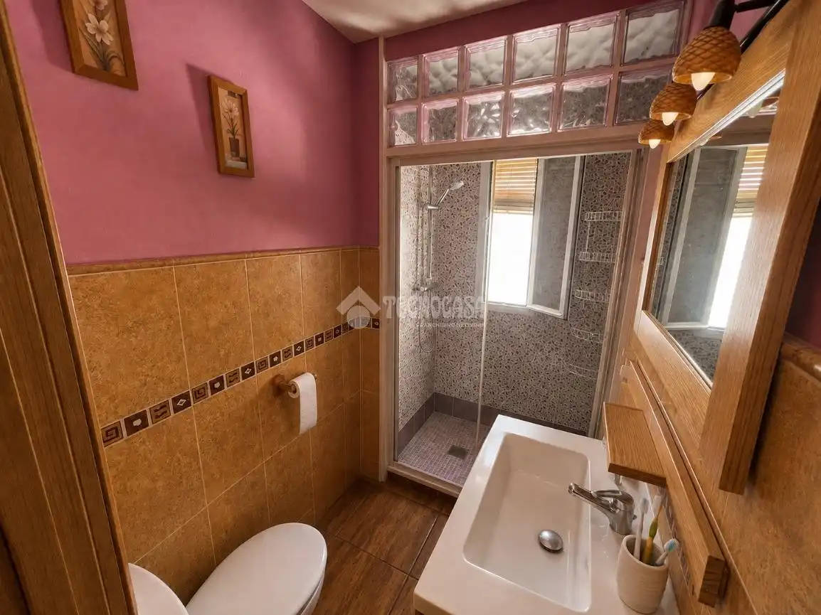 Baño de Piso en venta en Marbella con Calefacción, Terraza y Amueblado