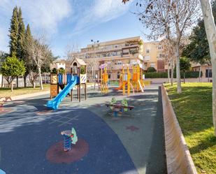 Vista exterior de Àtic en venda en Churriana de la Vega amb Calefacció, Terrassa i Balcó