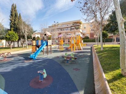 Vista exterior de Àtic en venda en Churriana de la Vega amb Calefacció, Terrassa i Balcó