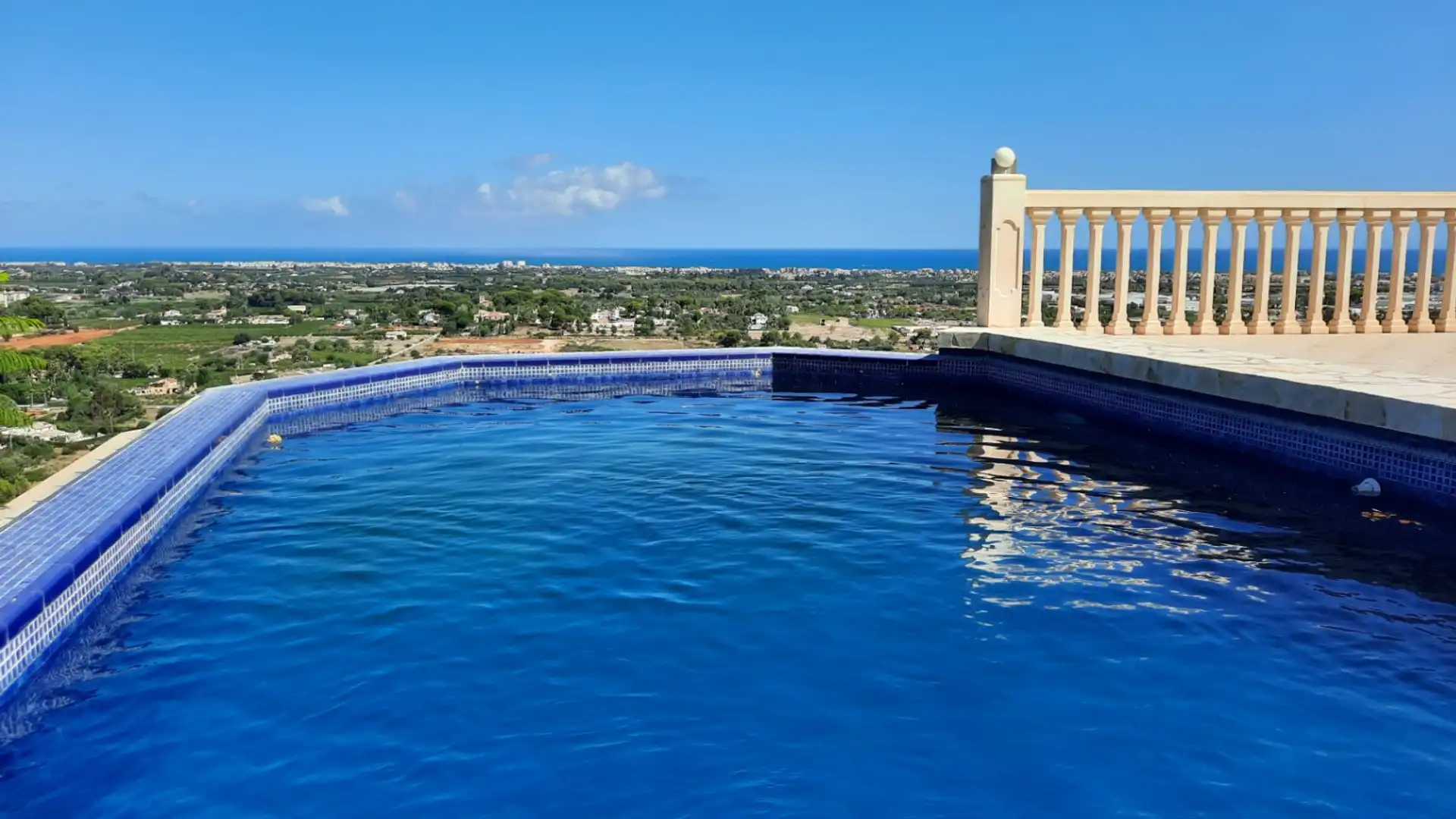 Piscina de Casa o xalet en venda en Dénia amb Aire condicionat, Calefacció i Jardí privat