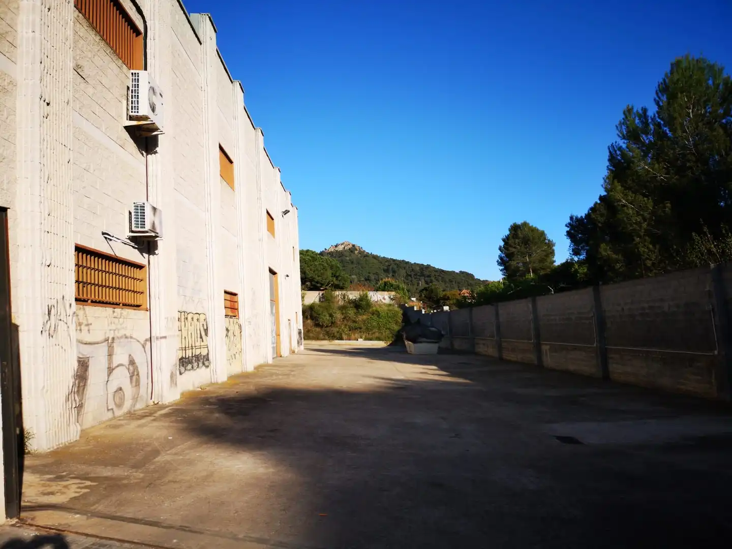 Nau industrial en venda a Santa Maria - Terra Nostra