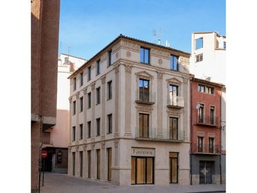 Piso con ascensor en venta en Calle Corona de Aragón