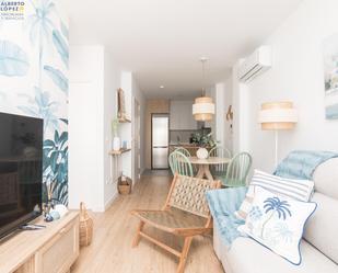 Sala d'estar de Apartament de lloguer en Elche / Elx amb Aire condicionat, Terrassa i Balcó