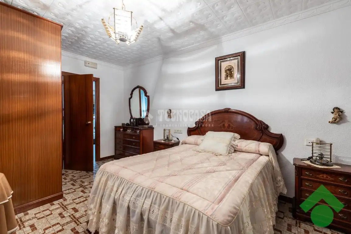Habitación de Casa adosada en venta en Pinos Puente con Terraza