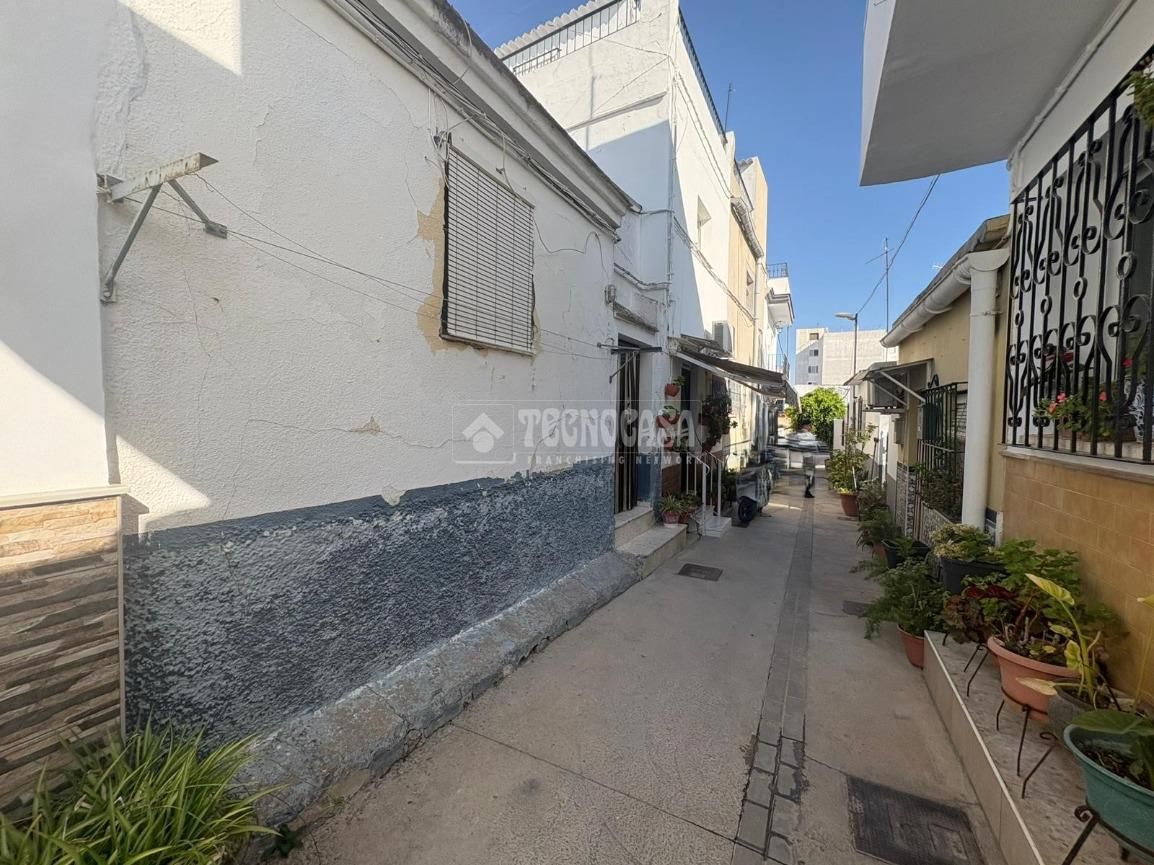 Vista exterior de Casa o xalet en venda en Sanlúcar de Barrameda