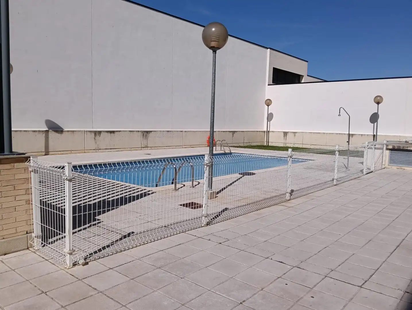 Piscina de Pis en venda en El Burgo de Ebro amb Calefacció, Terrassa i Traster