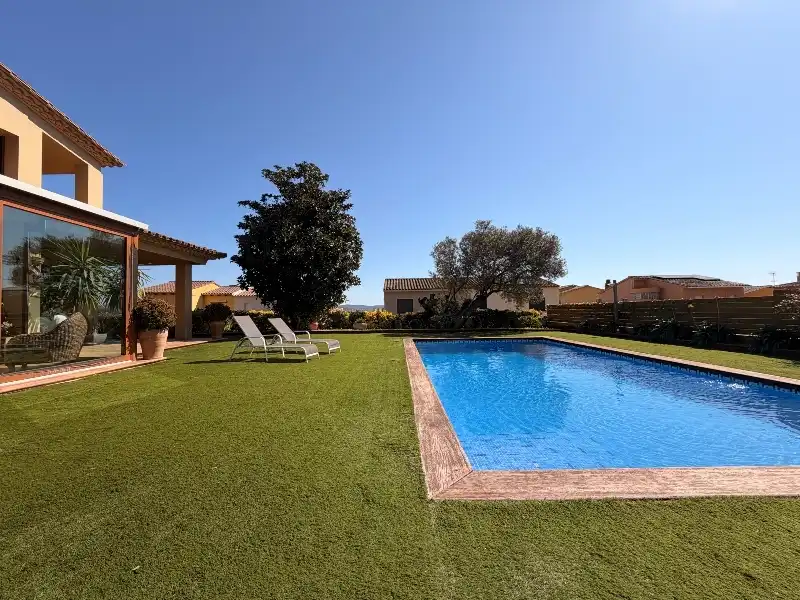 Swimming pool of Houses for sale in Mont-ras  with Air Conditioner, Heating and Private garden
