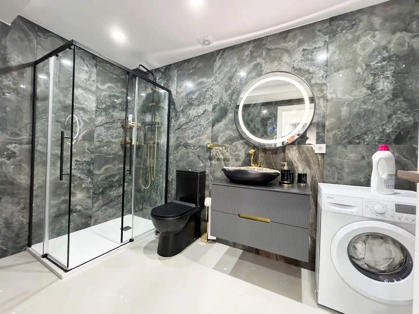 Baño de Piso en venta en Alicante / Alacant con Jardín privado y Terraza
