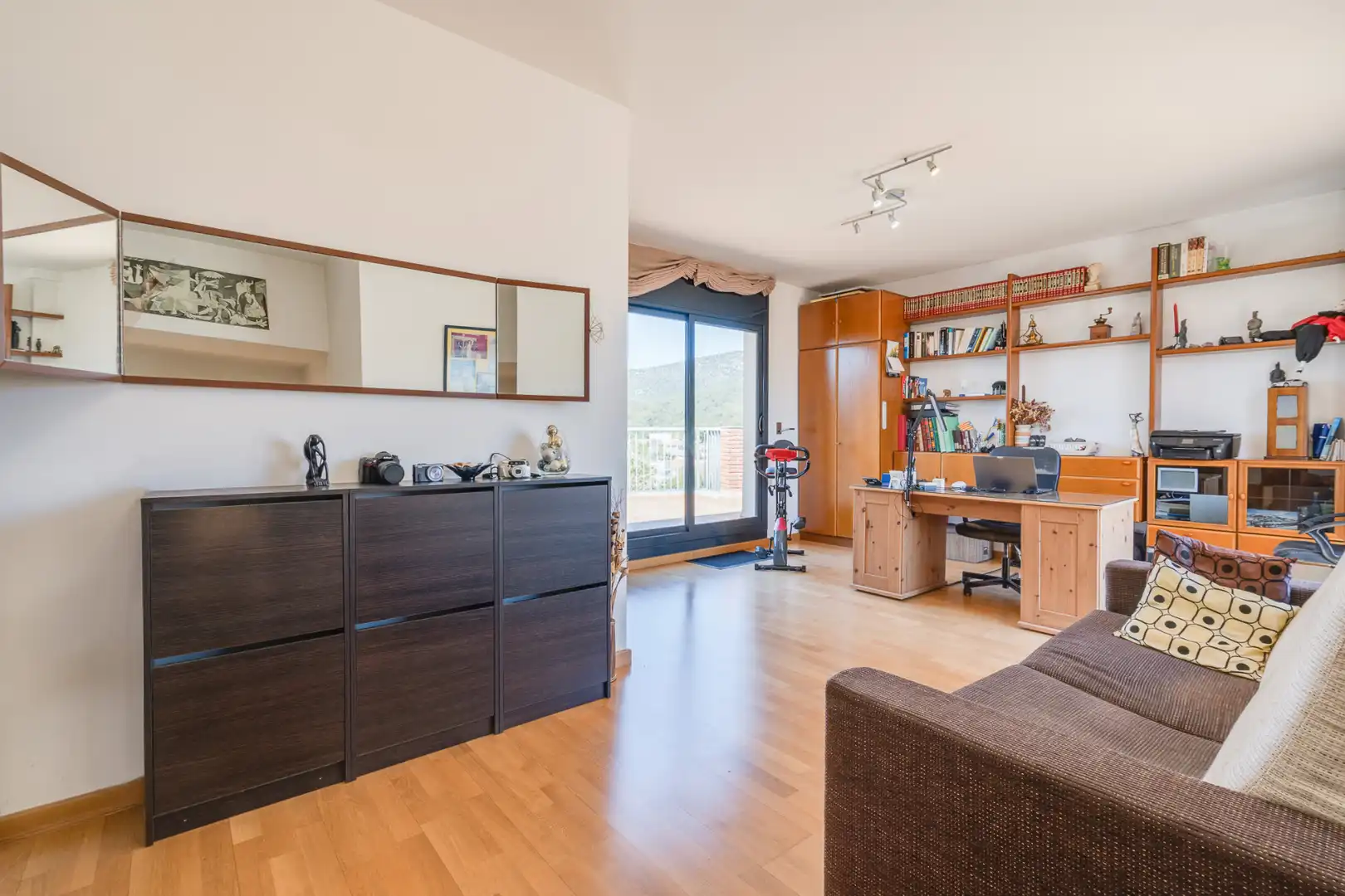 Sala d'estar de Àtic en venda en Viladecavalls amb Aire condicionat, Calefacció i Parquet