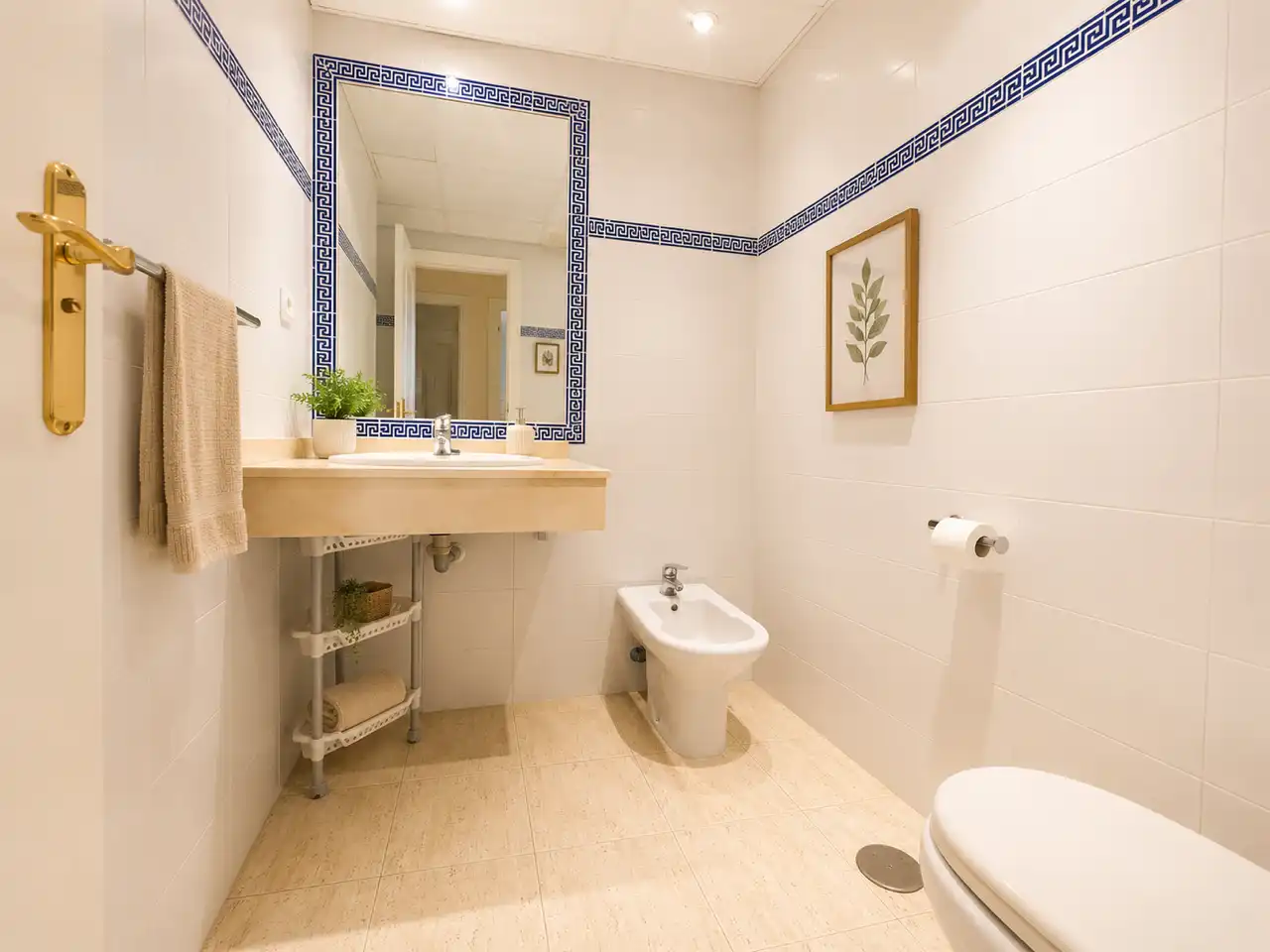 Badezimmer von Wohnung zur Miete in Marbella mit Klimaanlage, Heizung und Terrasse