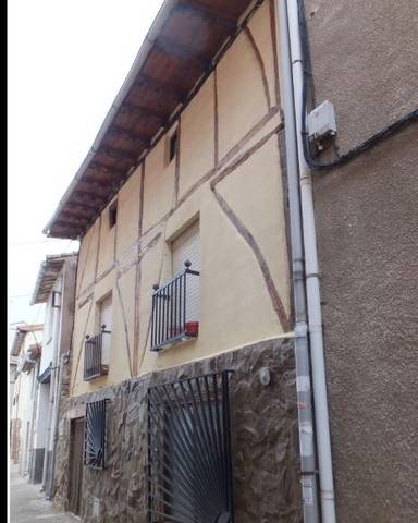 Casa adosada en Venta en CL MAYOR Nº 8 en Tormantos