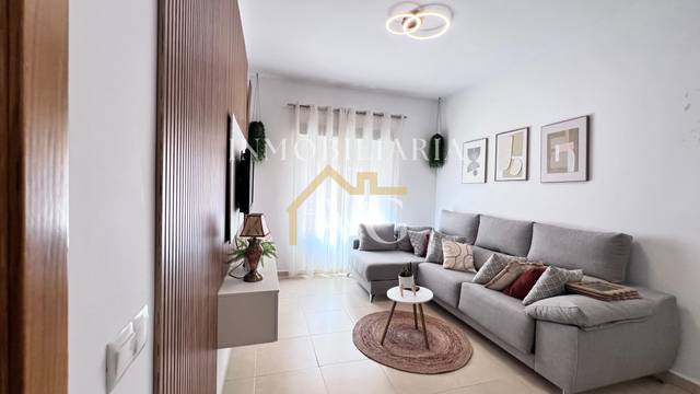 Casa adosada en Venta en Guillena pueblo