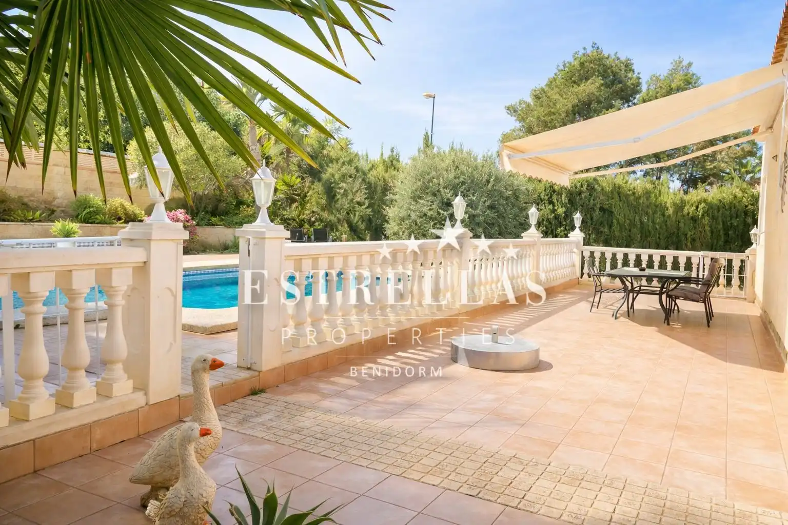 Vista exterior de Casa o chalet en venta en La Nucia con Aire acondicionado, Calefacción y Jardín privado