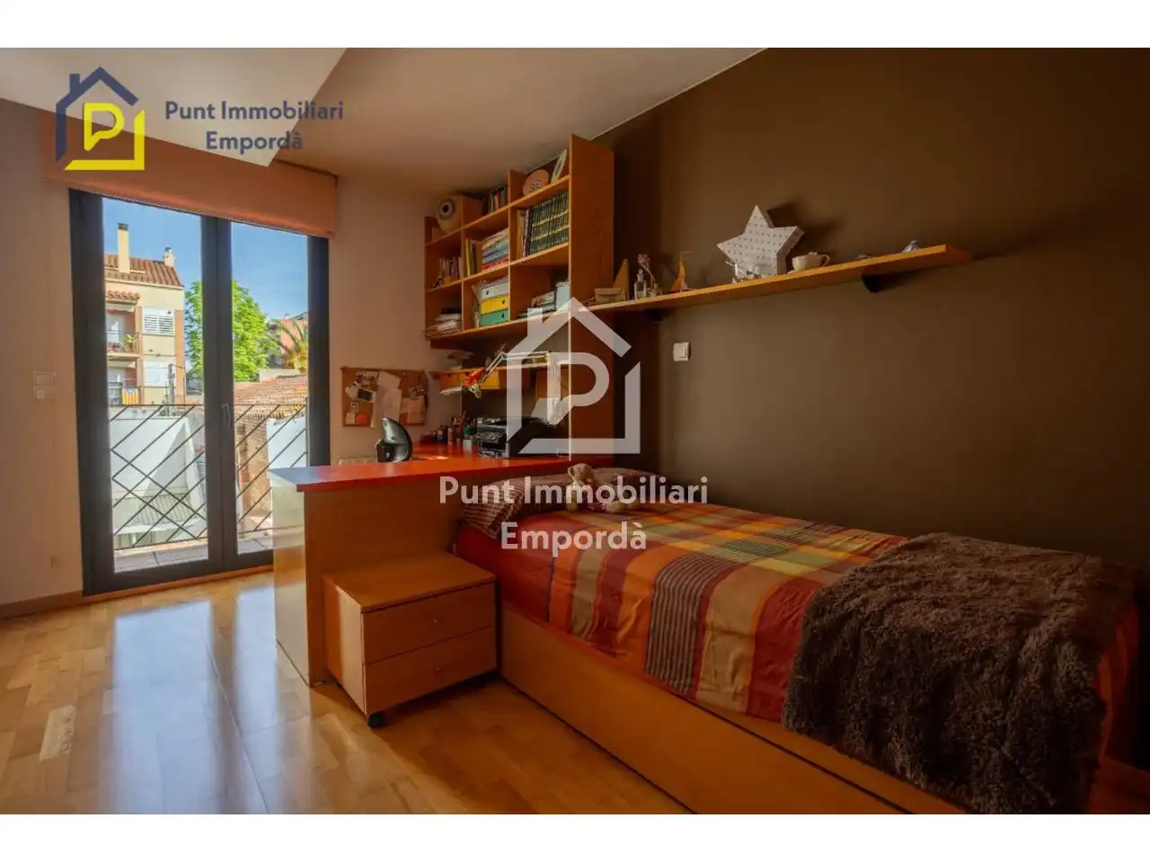 Exterior view of Houses for sale in Figueres  with Air Conditioner, Heating and Private garden
