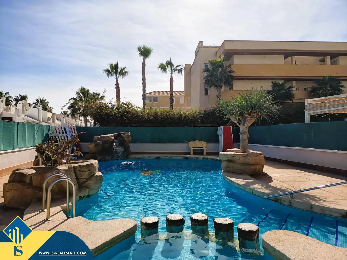 Piscina de Àtic en venda en Orihuela amb Terrassa, Moblat i Piscina comunitària