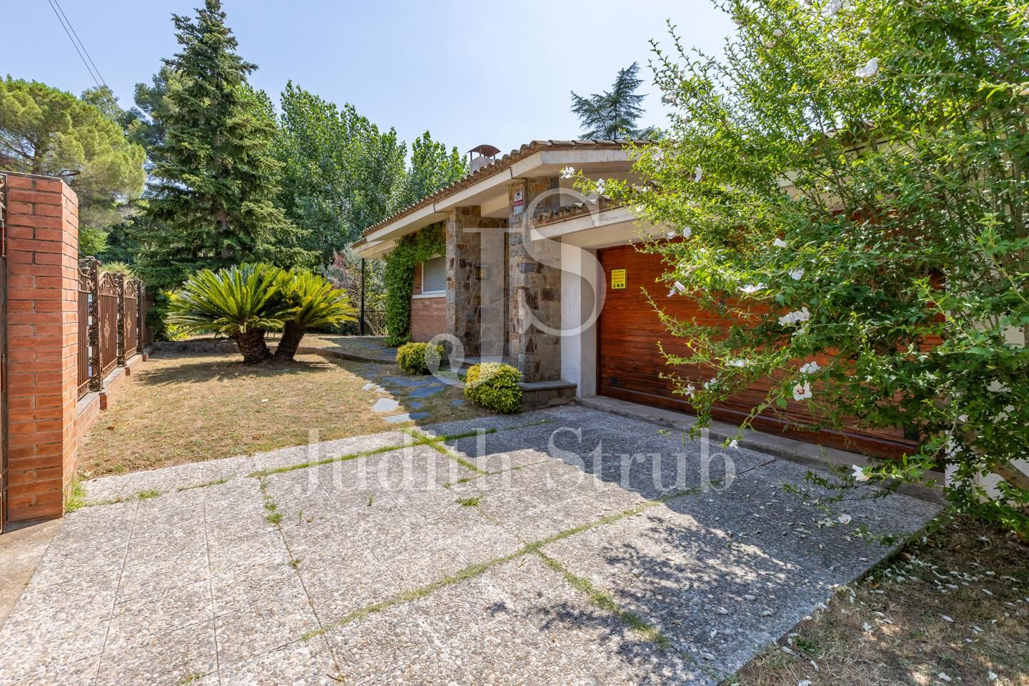Exterior view of House or chalet for sale in Cerdanyola del Vallès  with Heating, Private garden and Terrace