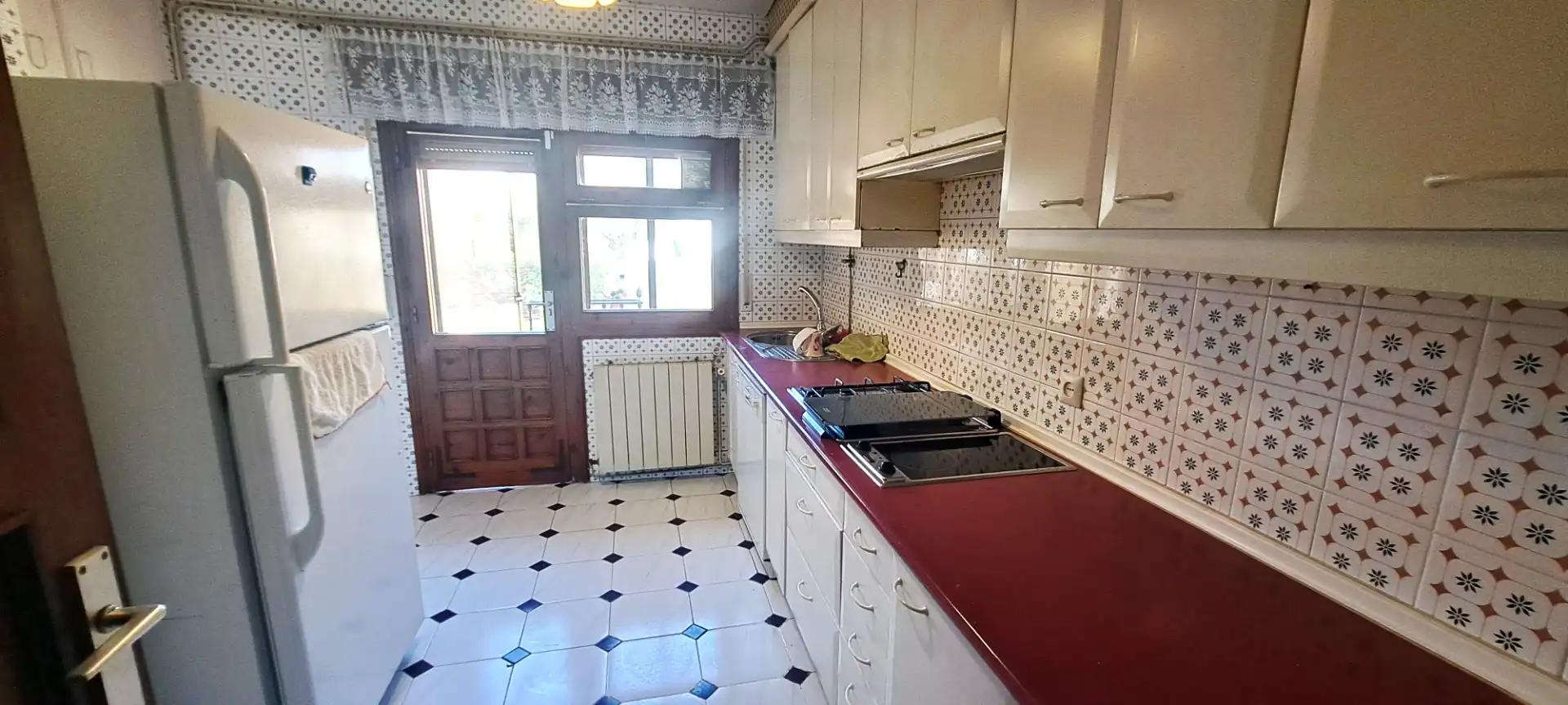 Cuina de Casa o xalet en venda en Talamanca de Jarama amb Calefacció, Jardí privat i Forn