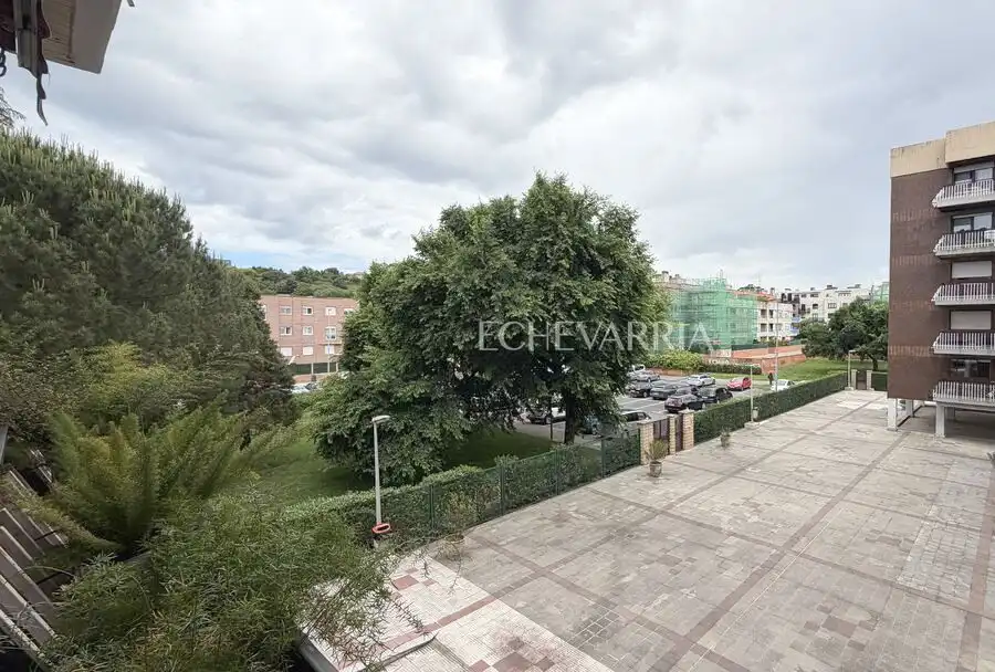 Parking de Piso en venta en Leioa con Calefacción, Jardín privado y Terraza