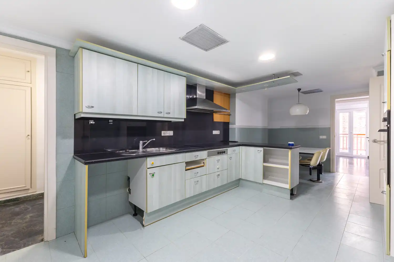 Kitchen of Flat for sale in Valencia  with Air Conditioner, Heating and Balcony