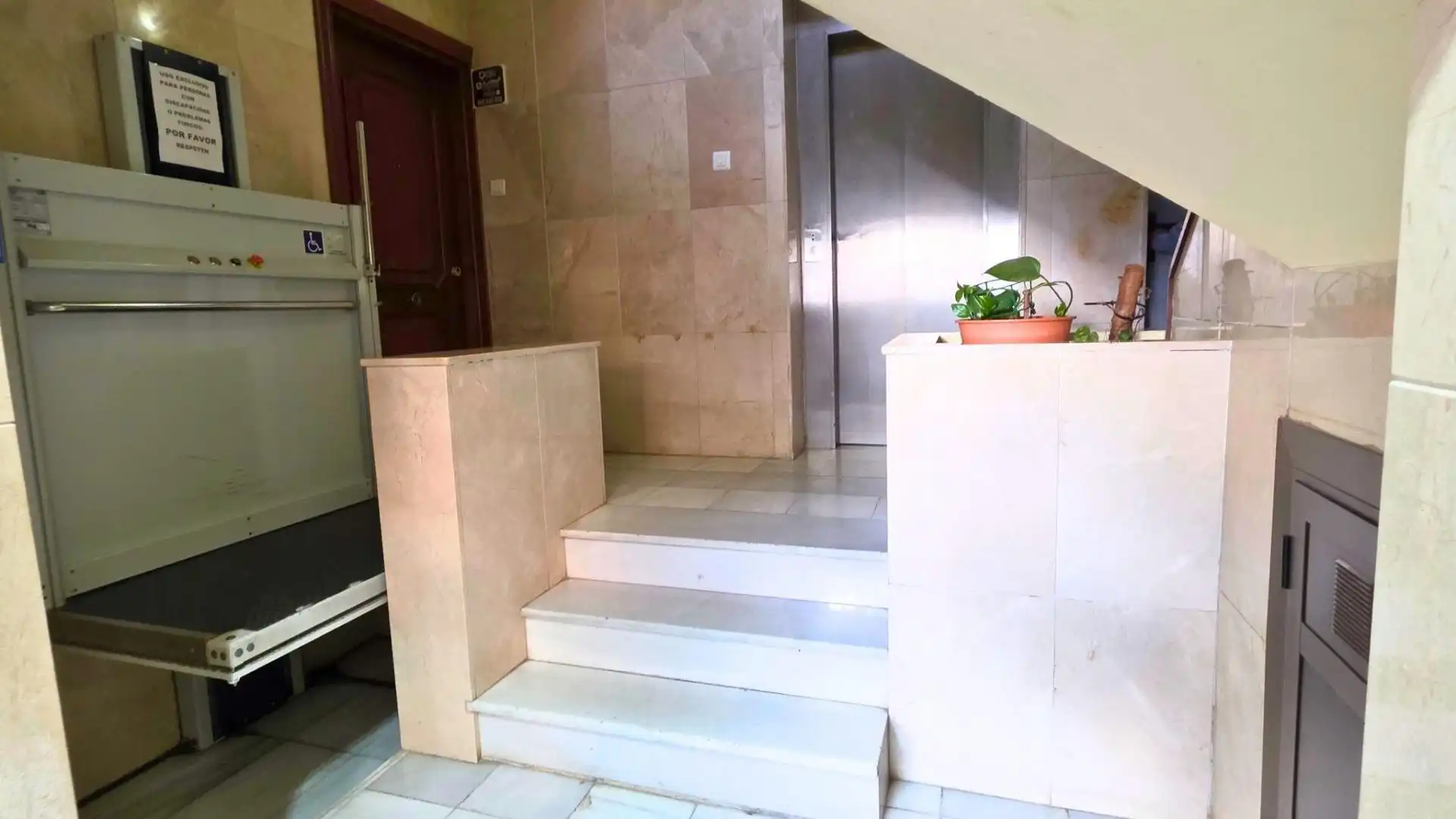 Flat for sale in Almería  with Air Conditioner, Private garden and Balcony