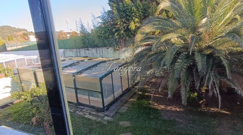 Fantástico chalet independiente con piscina en la mejor zona residencial de Berango, en Santa Ana.