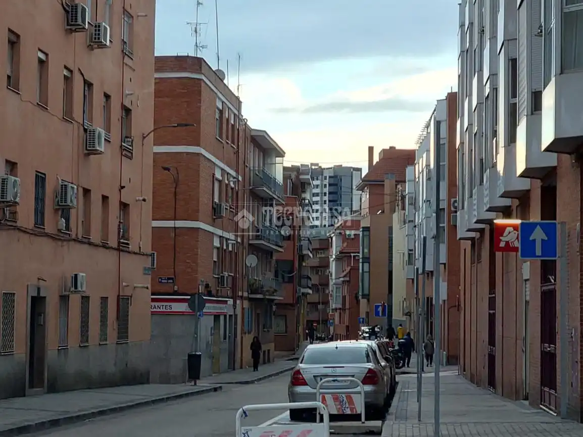 Außenansicht von Gebäude zum Verkauf in Madrid
