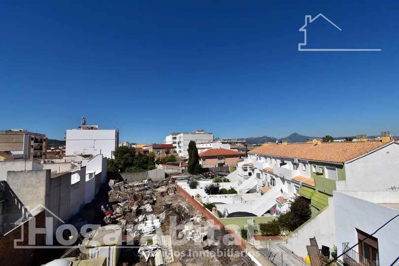 Exterior view of Flat for sale in Piles  with Air Conditioner, Heating and Storage room