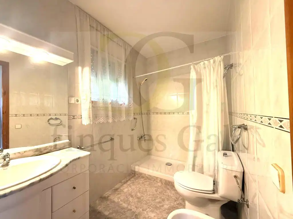 Bathroom of Houses for sale in Castellgalí  with Air Conditioner, Private garden and Terrace