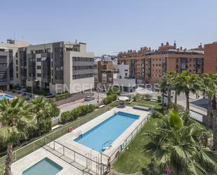 Exterior view of Apartment to rent in  Madrid Capital  with Air Conditioner, Terrace and Swimming Pool