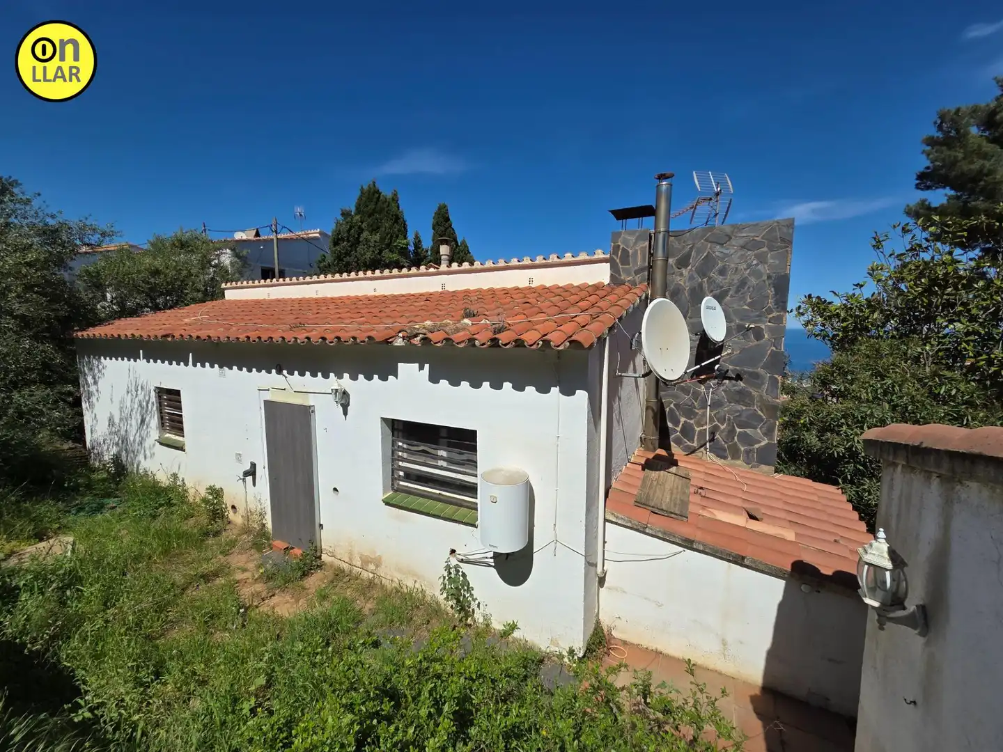 Vista exterior de Casa o xalet en venda en Llançà amb Piscina comunitària